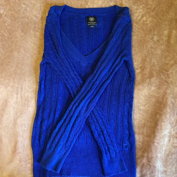 AE Sweater - Picture 2 of 6